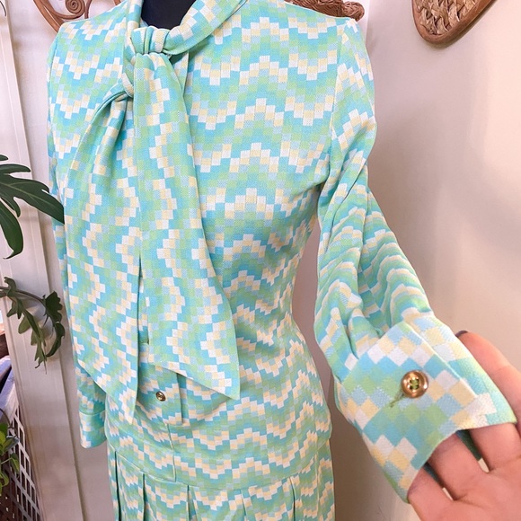 SOLD Vintage 60s Mid Mod Skirt Suit - Picture 4 of 10